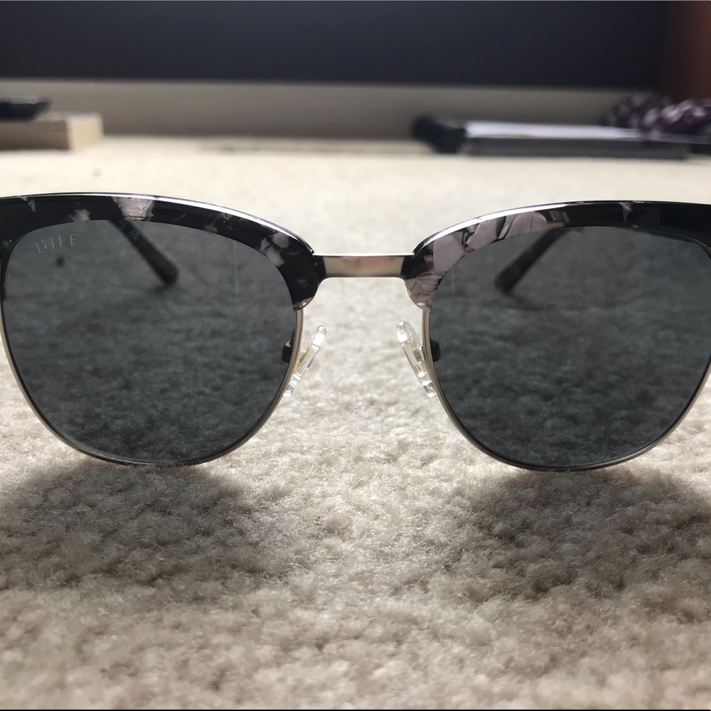 DIFF Sunglasses (B&W Tortoiseshell)